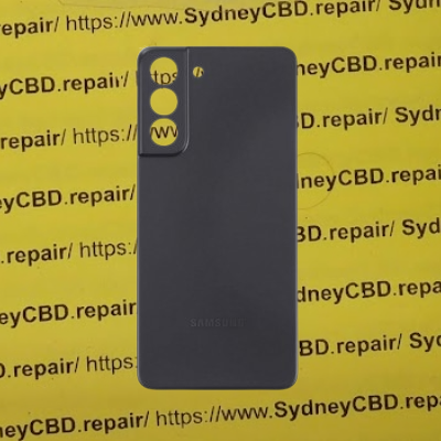 Is the back of the S21 FE plastic?