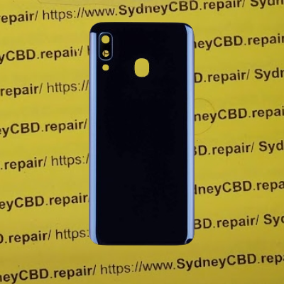 Can you take the back off a Samsung A20?