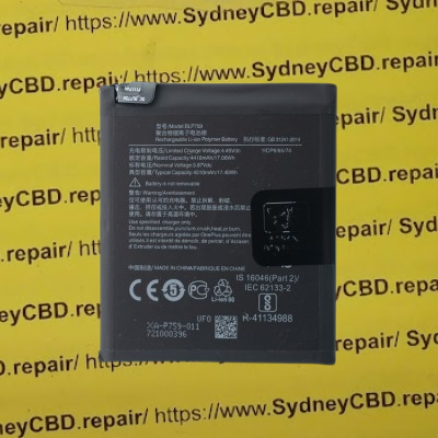 What is the battery size of OnePlus 8 Pro?